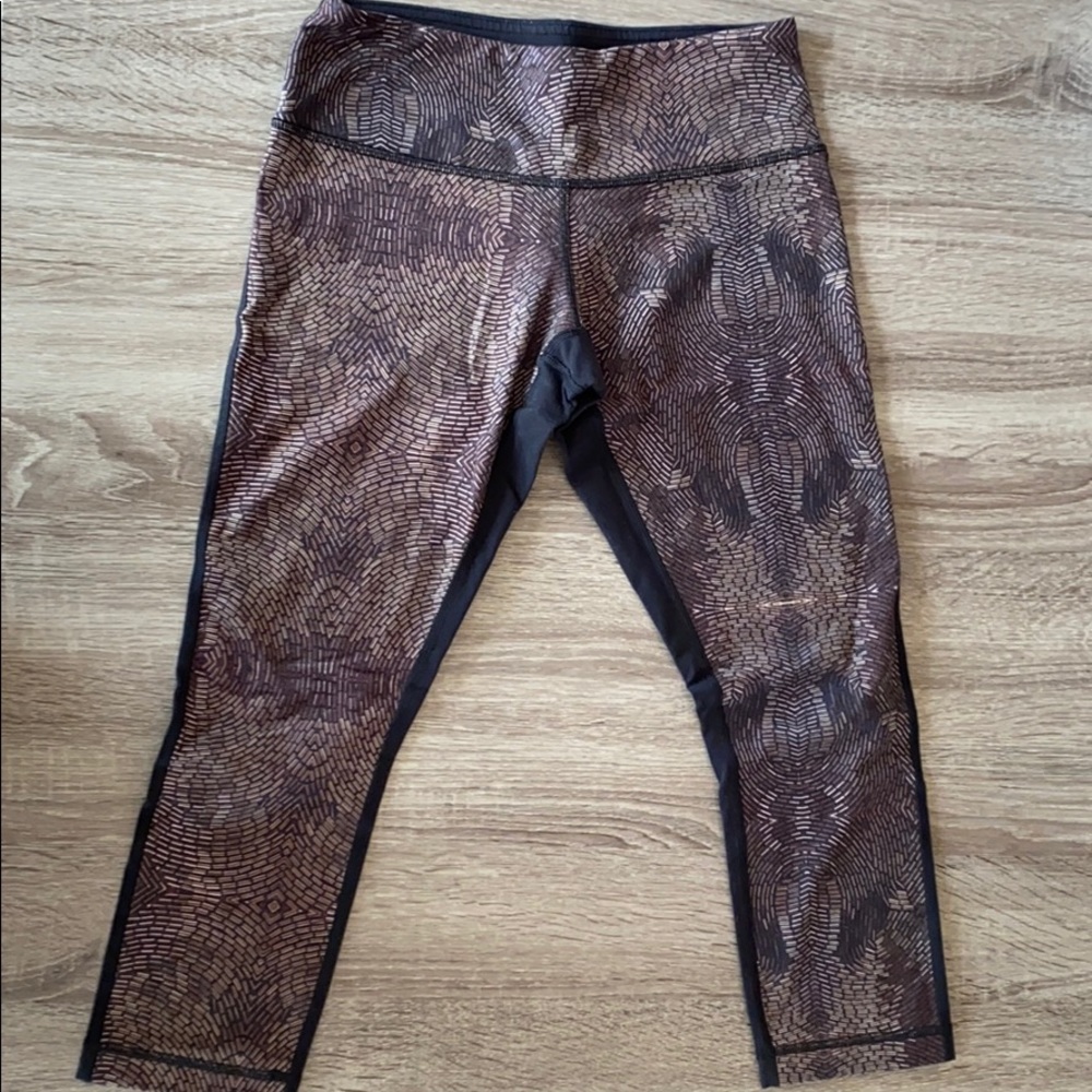 Lululemon Wunder under crops